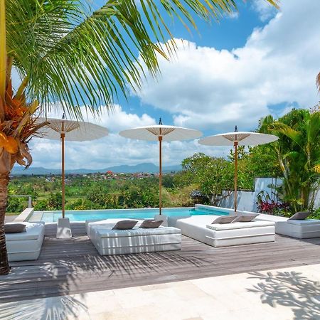 Villa Rasa Senang, With Private Cook And Pool Karangasem  Bagian luar foto