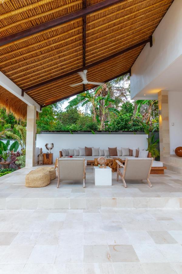 Villa Rasa Senang, With Private Cook And Pool Karangasem  Bagian luar foto